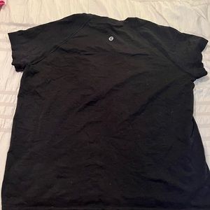 Black swiftly tech lululemon shorts sleeve!!